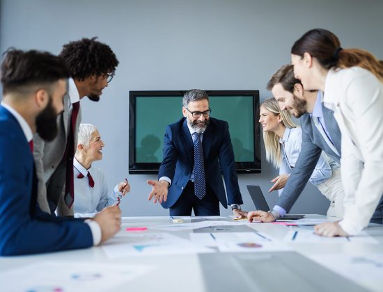 business-people-conference-in-modern-meeting-room-Y8LSMTC.jpg